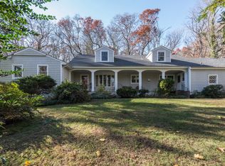 36 Clews Dr, Upper Brookville, NY 11771