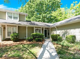 2734 Tiergarten Ln, Charlotte, NC 28210