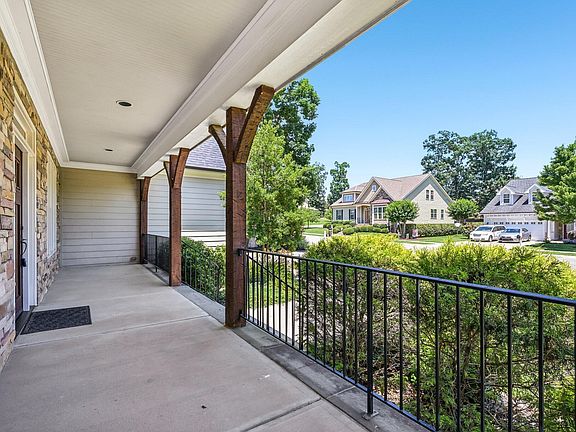 4th image of 204 Plantation Dr
