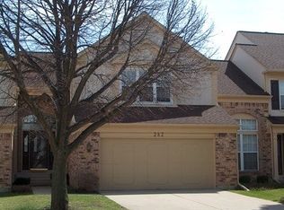282 Lorraine Cir, Bloomingdale, IL 60108