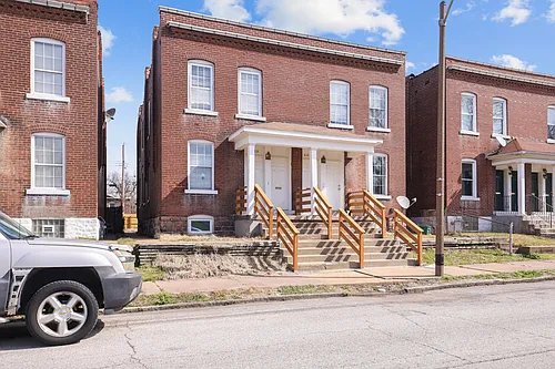 4017-4019 Aldine Ave Photo 1
