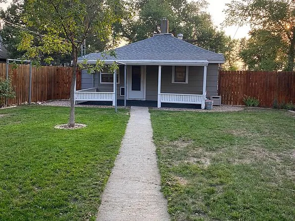 627 S 4th St, Douglas, WY 82633