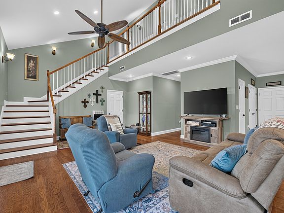 4th image of 226 James Longstreet Blvd