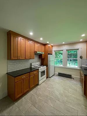 2nd image of 54 Taft Ave #22