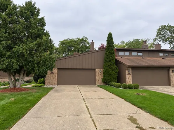 112 Riverview Blvd, Flushing, MI 48433