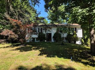 18 Sachson Pl, Wappingers Falls, NY 12590