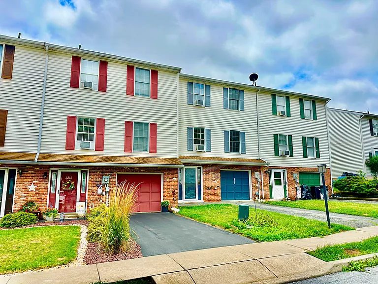 2220 Fox Run — Photo 39