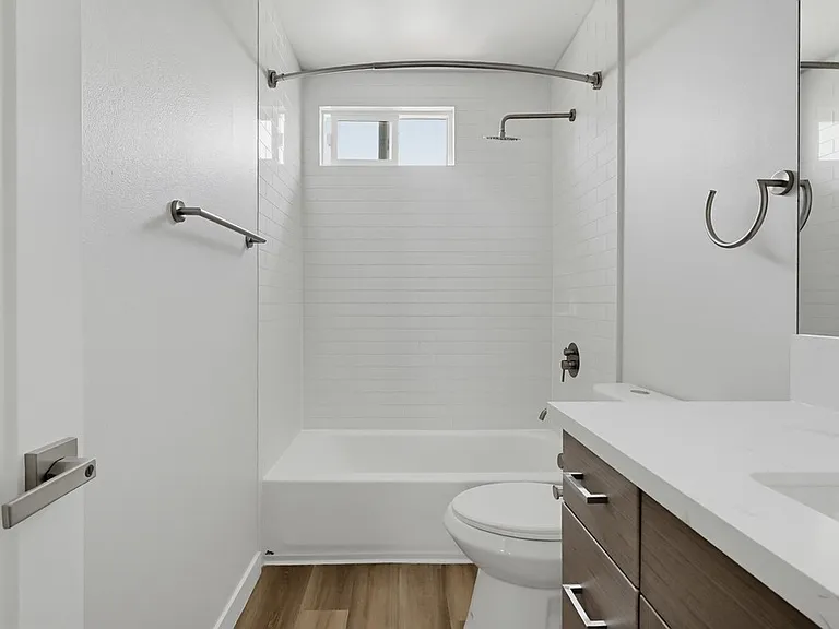 3650 Newton — Photo 26
