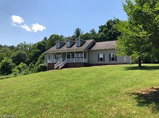320 Cozy Creek Trl, Mount Airy, NC 27030