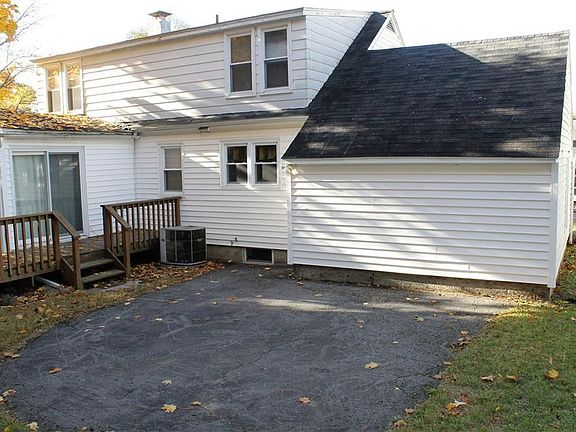 3rd image of 119 Hancock Dr