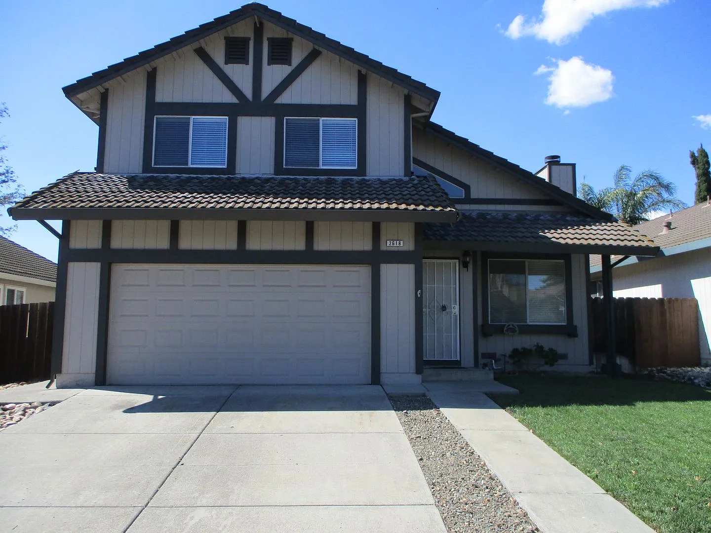 2618 Valley Oak- close to TAFB — Photo 1