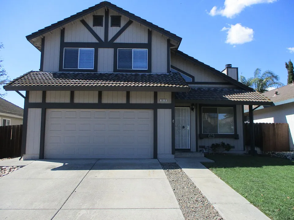 2618 Valley Oak Way
