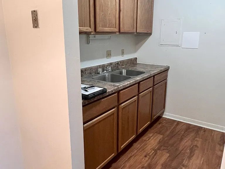 3209 University Dr #J — Photo 2