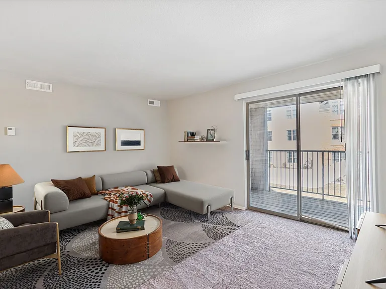 Two Bedroom (Renovated) - 2 Bed / 2 Bath - 897 Sq.Ft.