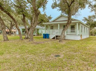 1422 S Mathis St, Rockport, TX 78382