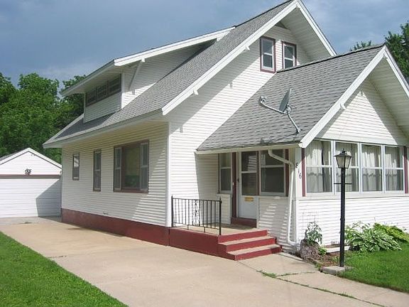 2nd image of 816 N Connecticut Ave