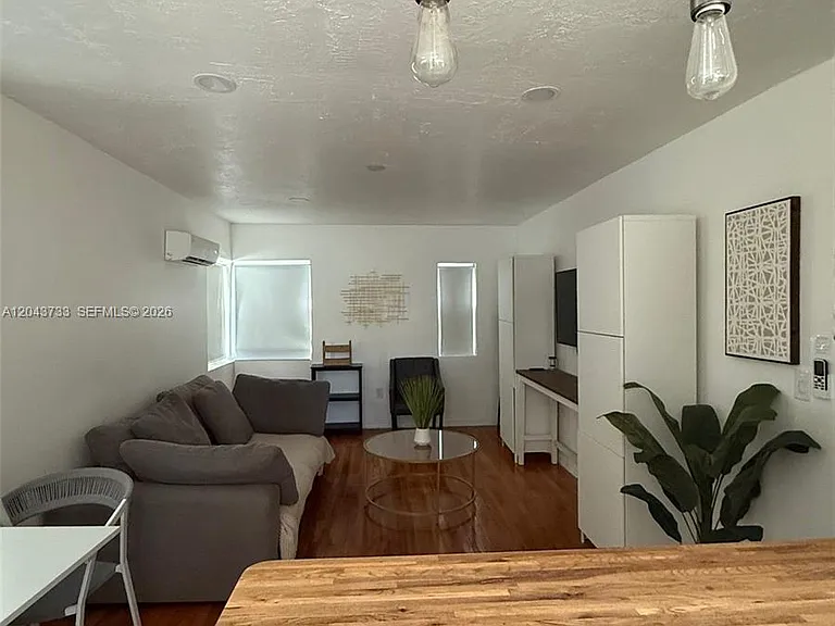 528 NE 70th St #TOP — Photo 13