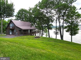 663 Bear Woods Rd, Mount Storm, WV 26739