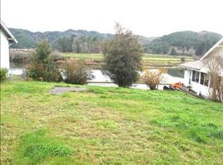 1241 Winchester Ave, Reedsport, OR 97467