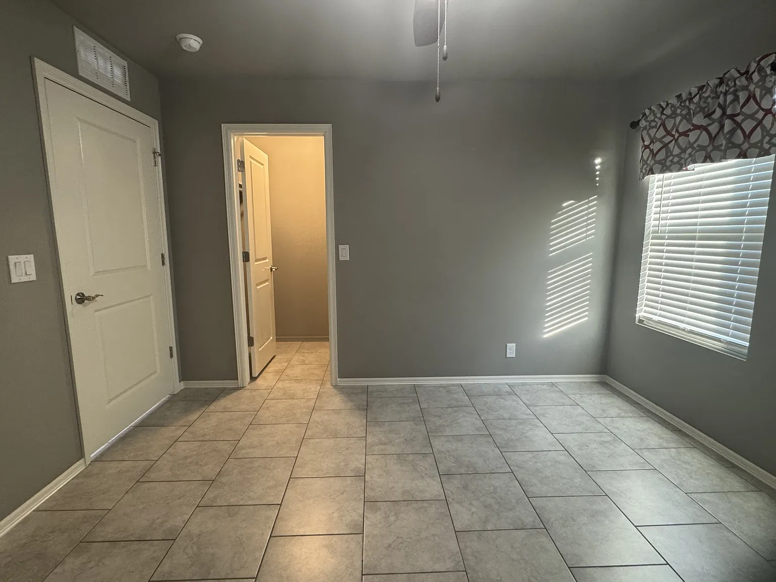 7413 South Hemlock Avenue - 1 — Photo 3