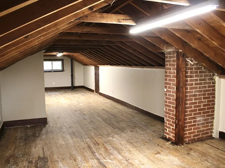 692 Brookdale Dr — Photo 20