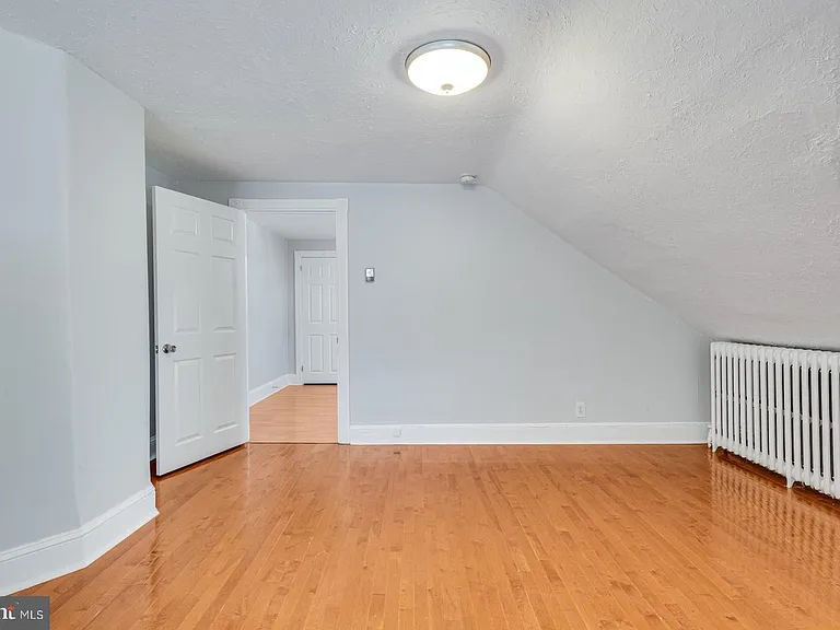158 Montgomery Ave #3 — Photo 4