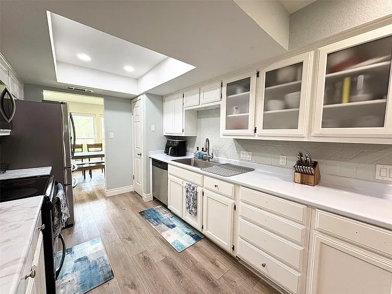 1404 Cedar Park Dr — Photo 12