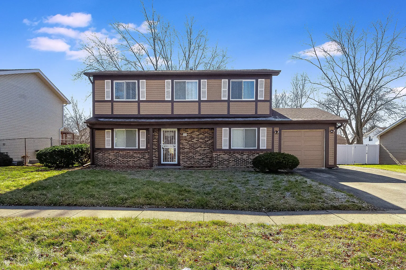 5839 Woodgate Dr photo 1