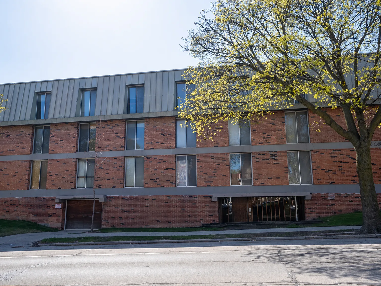 3055 N Oakland Ave — Photo 2