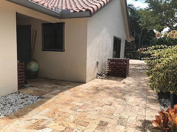 W. Villas Side Entrance of the house