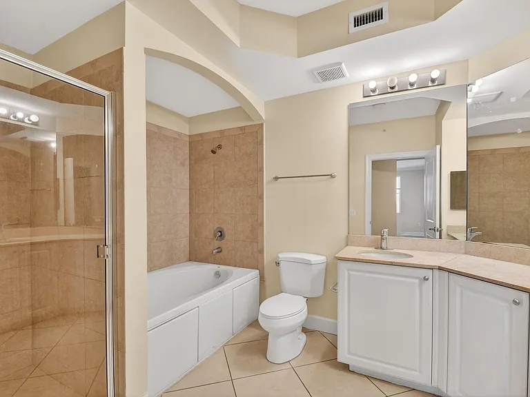 1660 Renaissance Commons Blvd #2517 — Photo 21