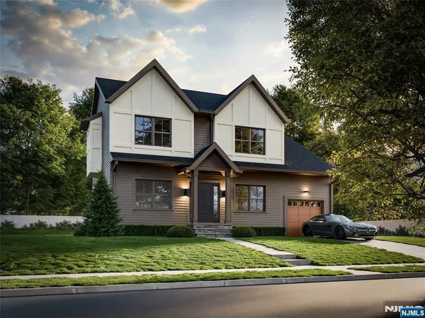 1099 Rosse Ave, New Milford, NJ 07646