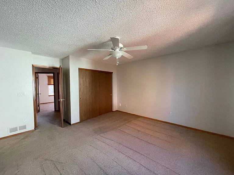 1031 Mercury Dr — Photo 13