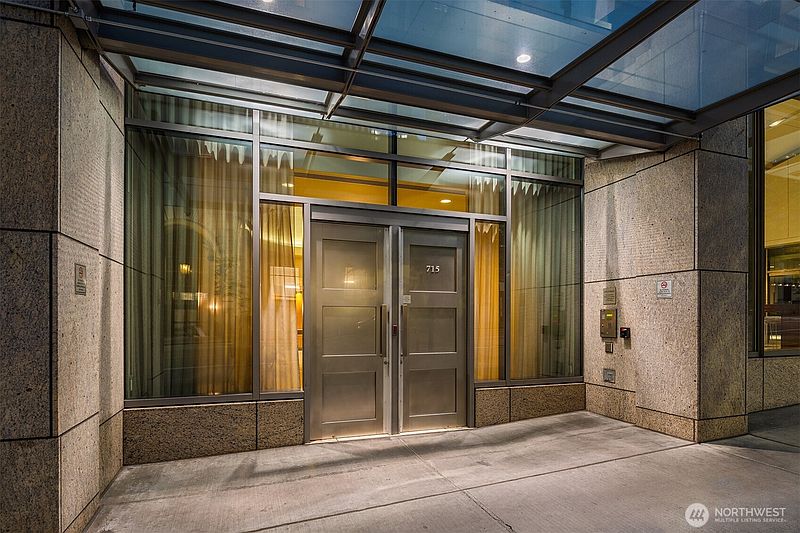 2nd image of 715 2nd Avenue #1504