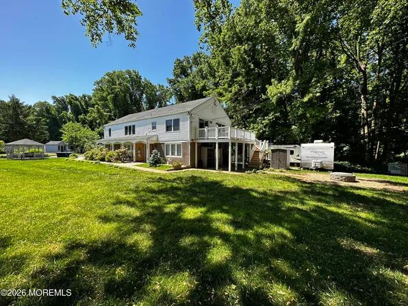 1 Thompson Drive, Leonardo, NJ 07737