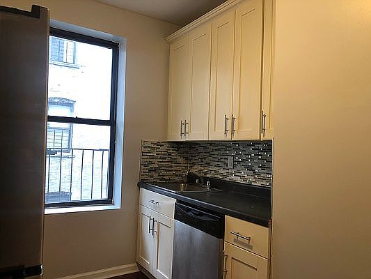 3rd image of 151 W 142nd St #45