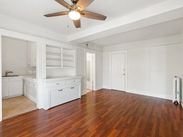 Grandview Apartments — Photo 10