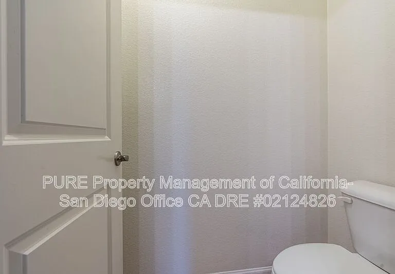1658 El Raval Way #2 — Photo 11