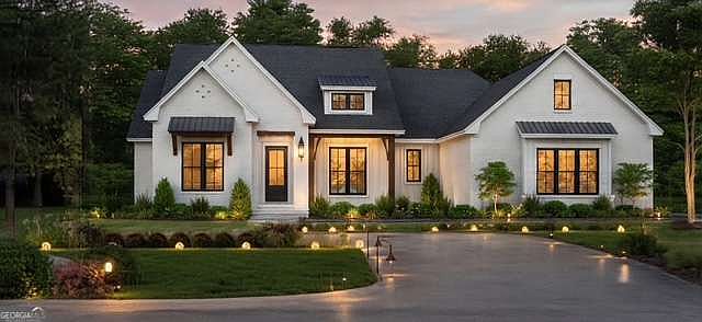 1st image of 450 Beachwood Dr
