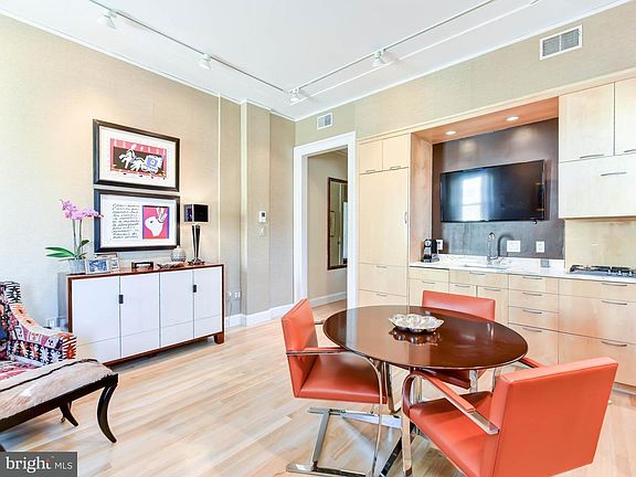 Kitchen with eating area