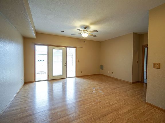 2nd image of 2625 Orchard Dr Unit 1