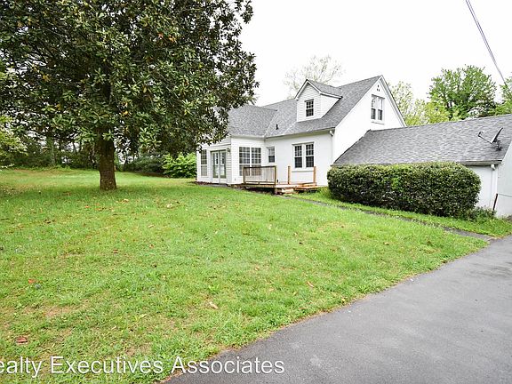 2nd image of 2111 Old Knoxville Pike