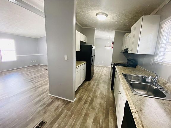 4th image of 218 Skyline Dr