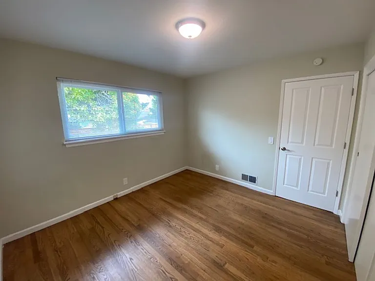 920 Crest Ave — Photo 34