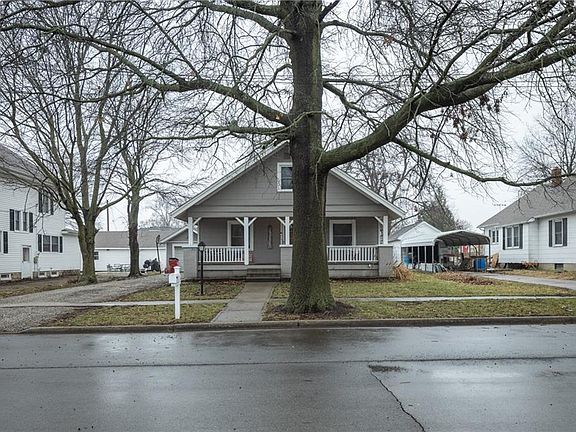 2nd image of 202 N Zeysing Rd