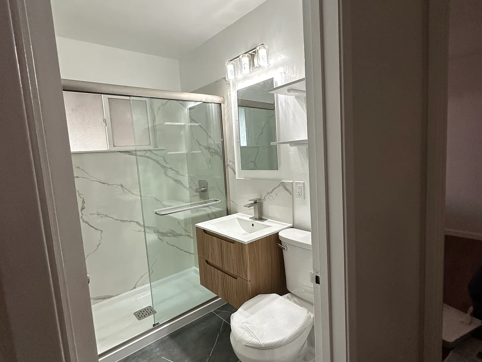 2 bed, 725 sqft, $2,950 — Photo 4