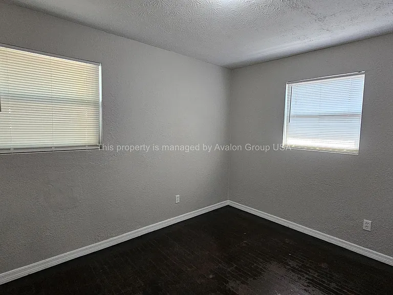 2415 N Canal St — Photo 22
