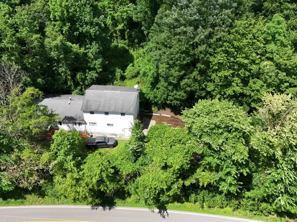 349 Bunner Ridge Rd, Fairmont, WV 26554