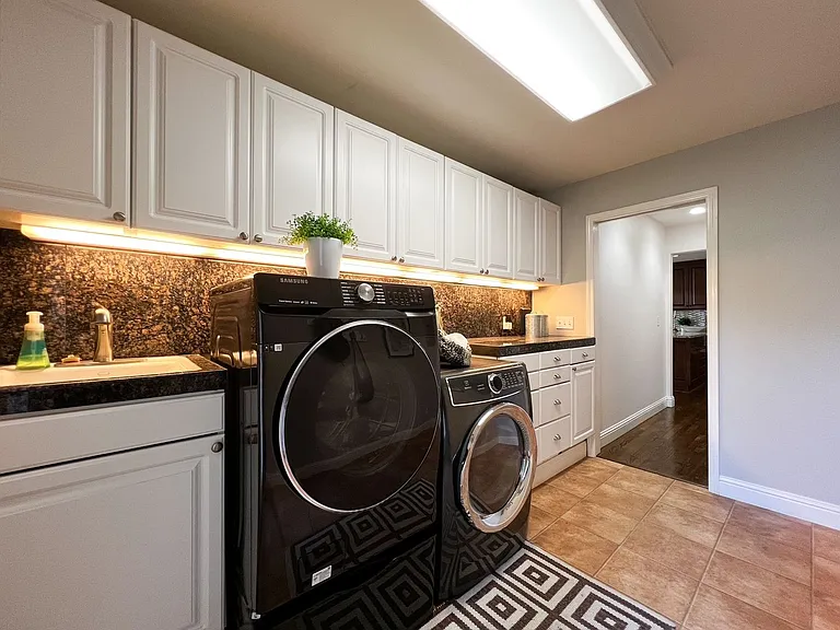 1022 Berry Ln — Photo 28