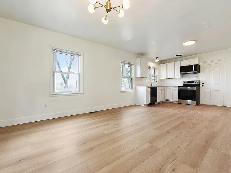 104 King Ave — Photo 9